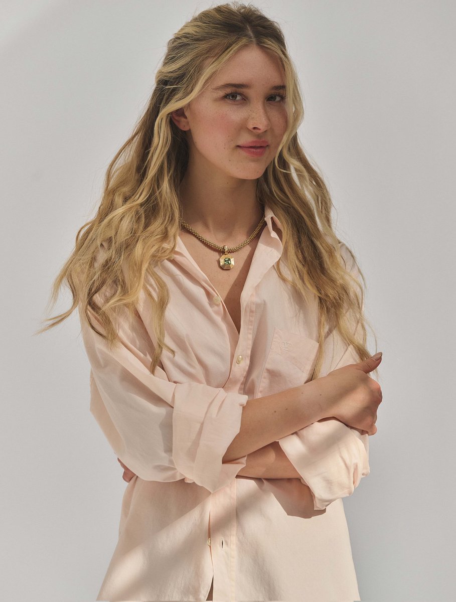 Isabel May Online tweet media