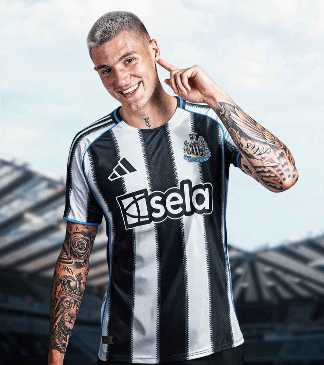 نَاصِر tweet media