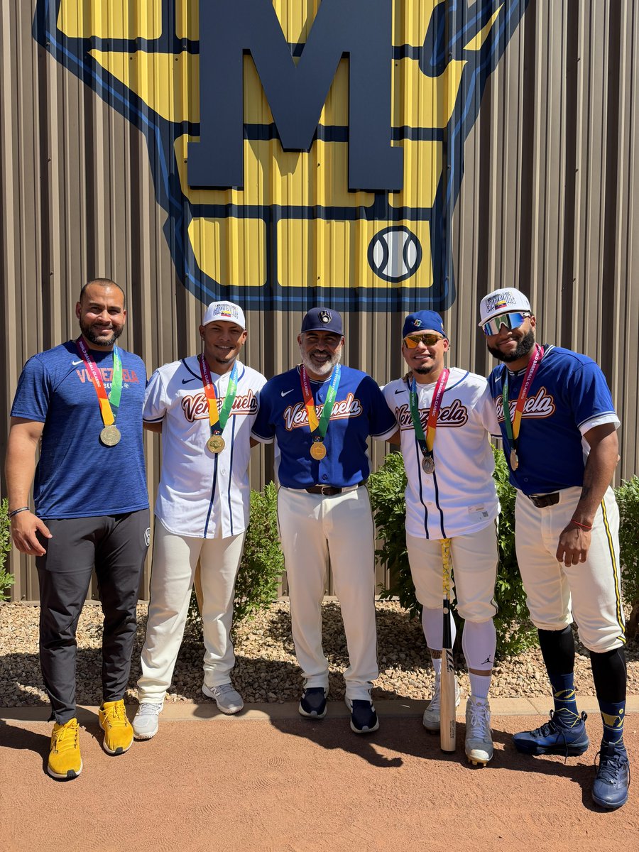 Milwaukee Brewers tweet media