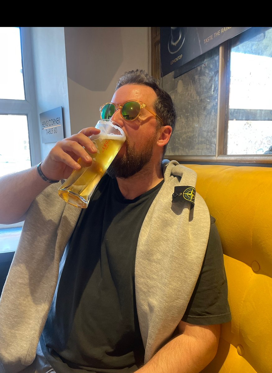 Dee Moore tweet media