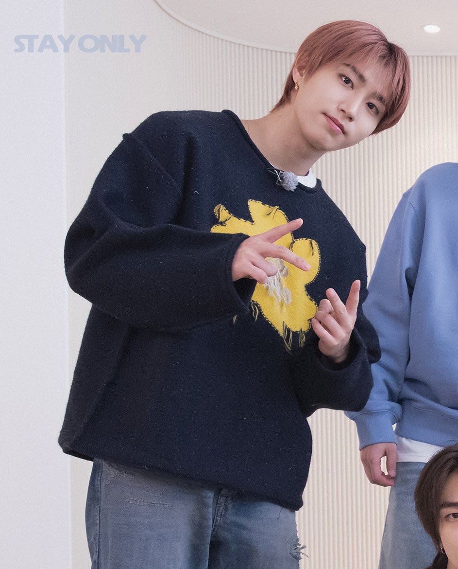from0914's tweet photo. SKZ CODE EP 93-94
“SKZ Community Center”
FANS Behind

HAN Ver. https://t.co/cdGhBT0tgD