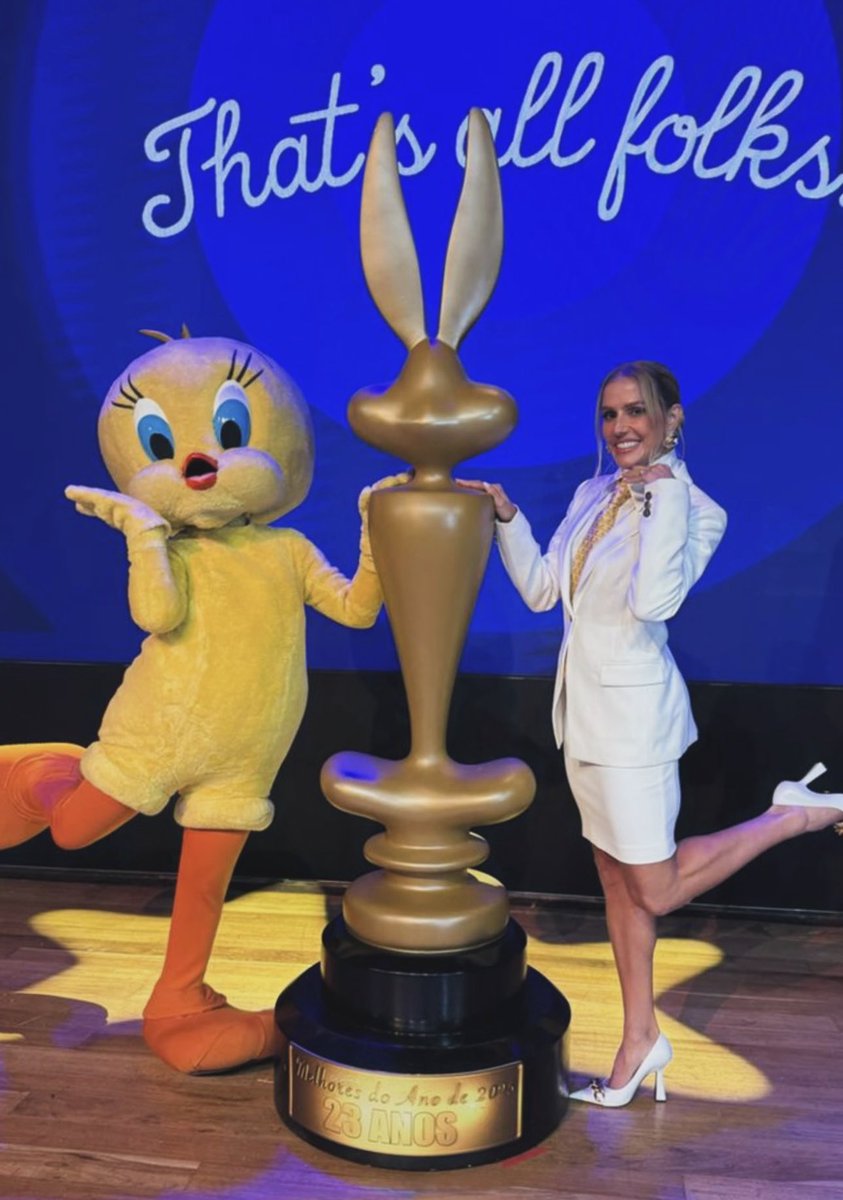 De ontem…
Lançando a minha collab com o Piu Piu e a <a href="/CiaBeauty_/">ciabeautyoficial</a> 💛