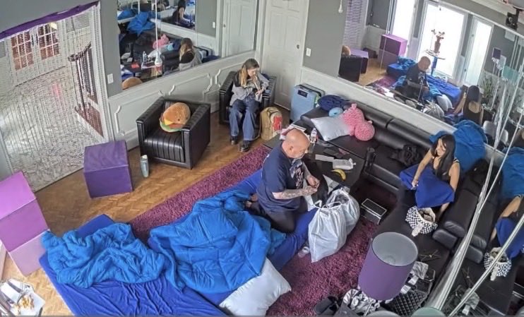 RadioactiveLoafer tweet media