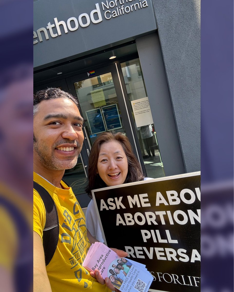prolifesf's tweet image. Thursday morning #SidewalkSelfie at Planned Parenthood. #outreach #familysupport #prolife