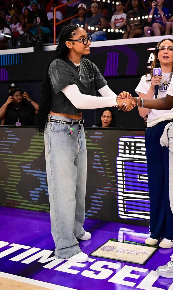 reeseboundz's tweet image. #classy #youngmaddam #queen