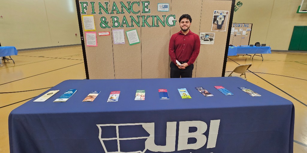 iJAGRocks's tweet image. Skills in action 💼

Daniel Rodea Hernandez:
✔️ 1st place Financial Literacy at CDC
✔️ Advanced to CDC Nationals 2025
✔️ Internship with United Bank of Iowa
✔️ Hired after completing internship

Preparing for careers, not just graduation.

#iJAGiMPACT through #WorkBasedLearning