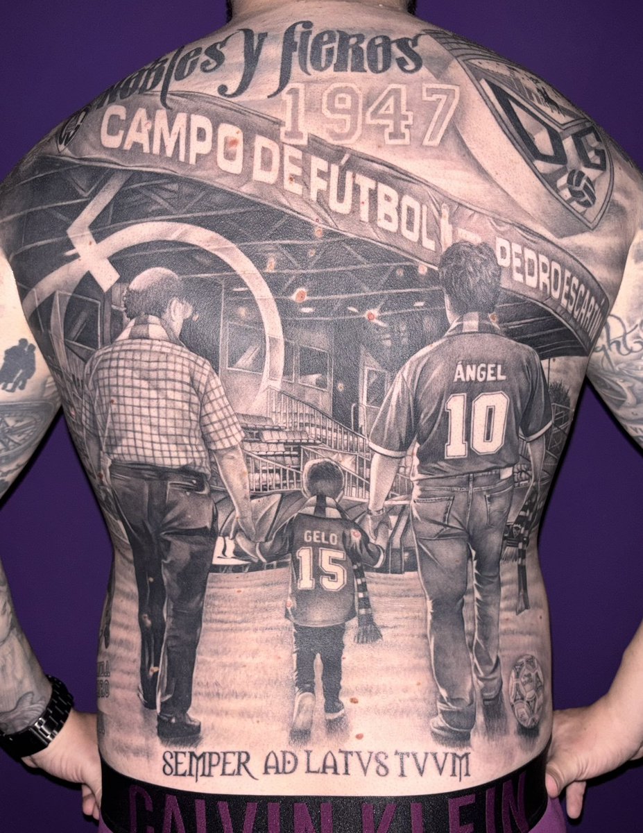 Sr. Cuevas 💜☝️🤍☝️💜 tweet media