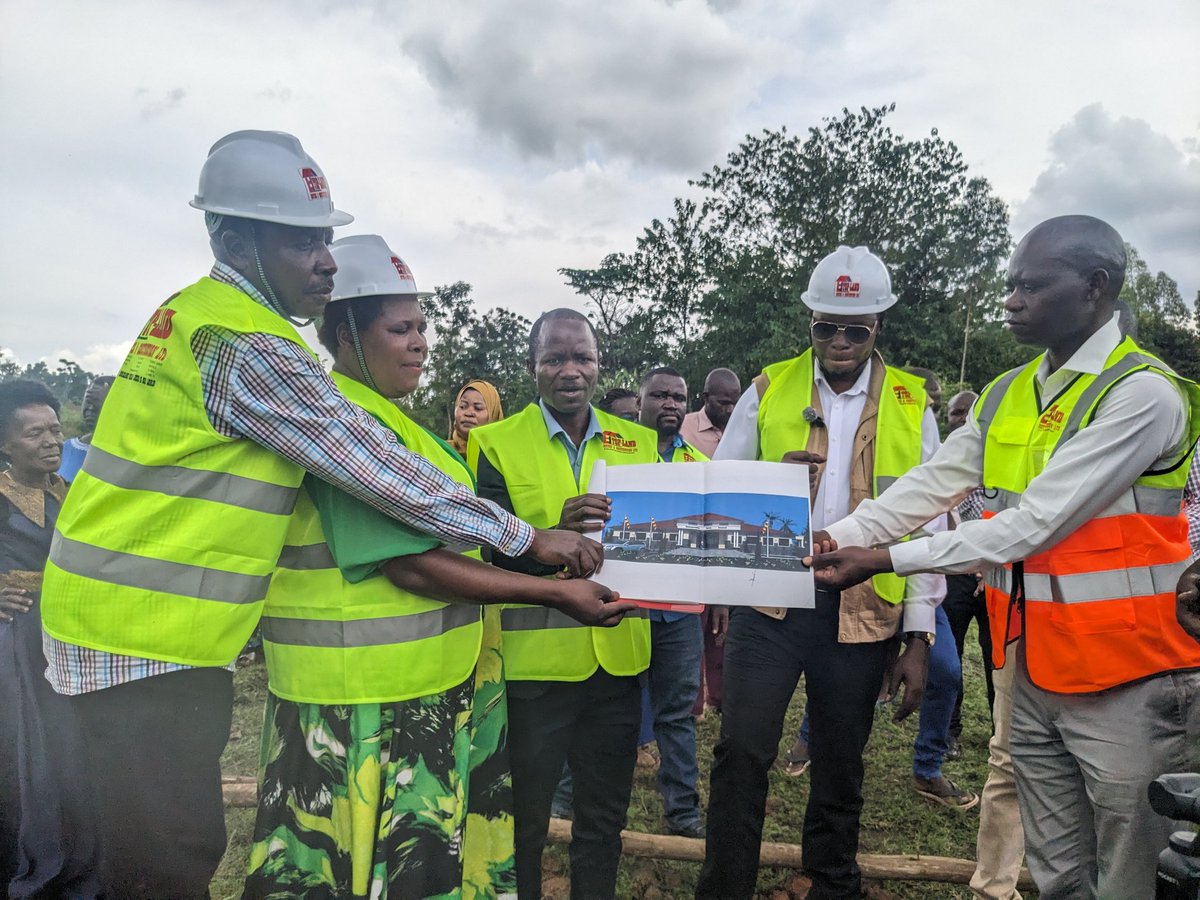 Bugiridistrict's tweet photo. Construction of Namayemba Town Council headquarters begins. The 1.1B project funded by @mofpedU will be implemented in phases with  Top-Land Motors &amp;Construction Ltd handling the first phase@ https://t.co/XJUzEeGn9u