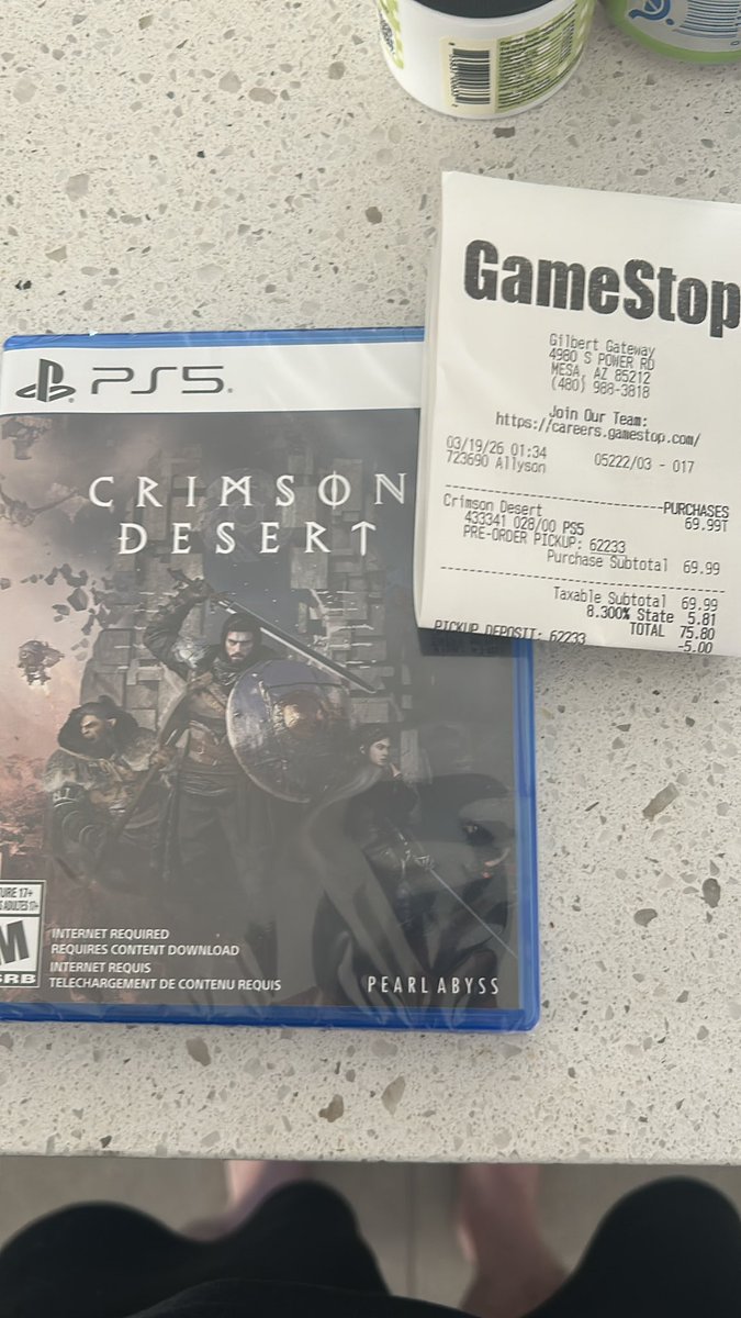 DaneSlayer5's tweet photo. Thursdays are for @gamestop https://t.co/mhKgPhyWN6