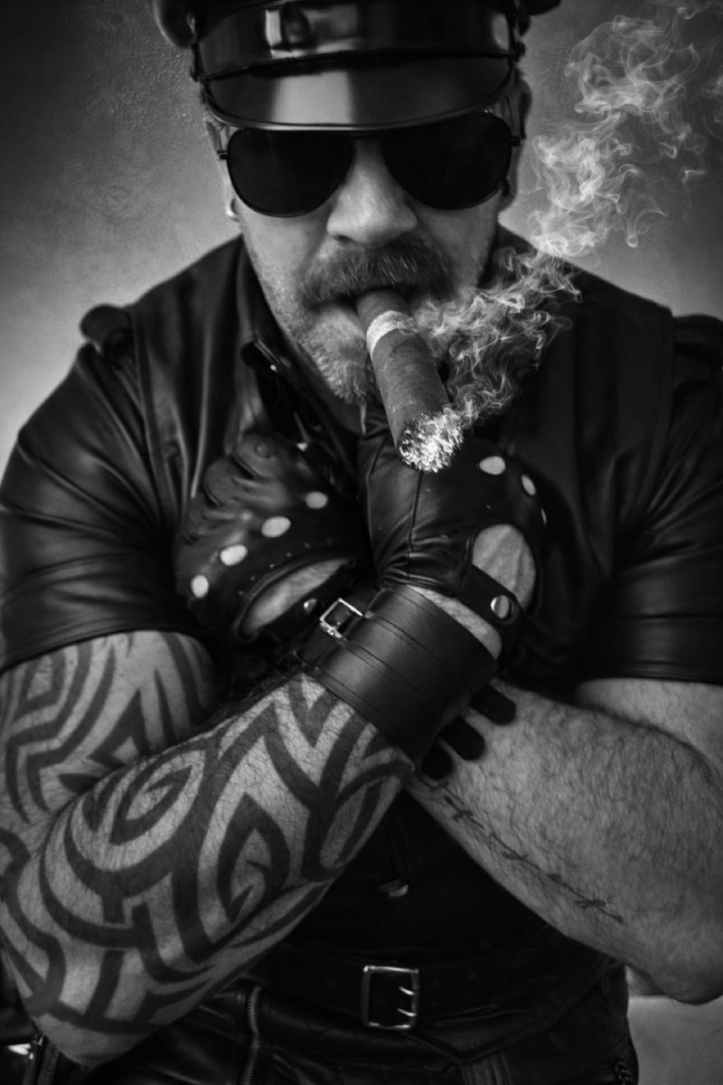 TopPigBB tweet media