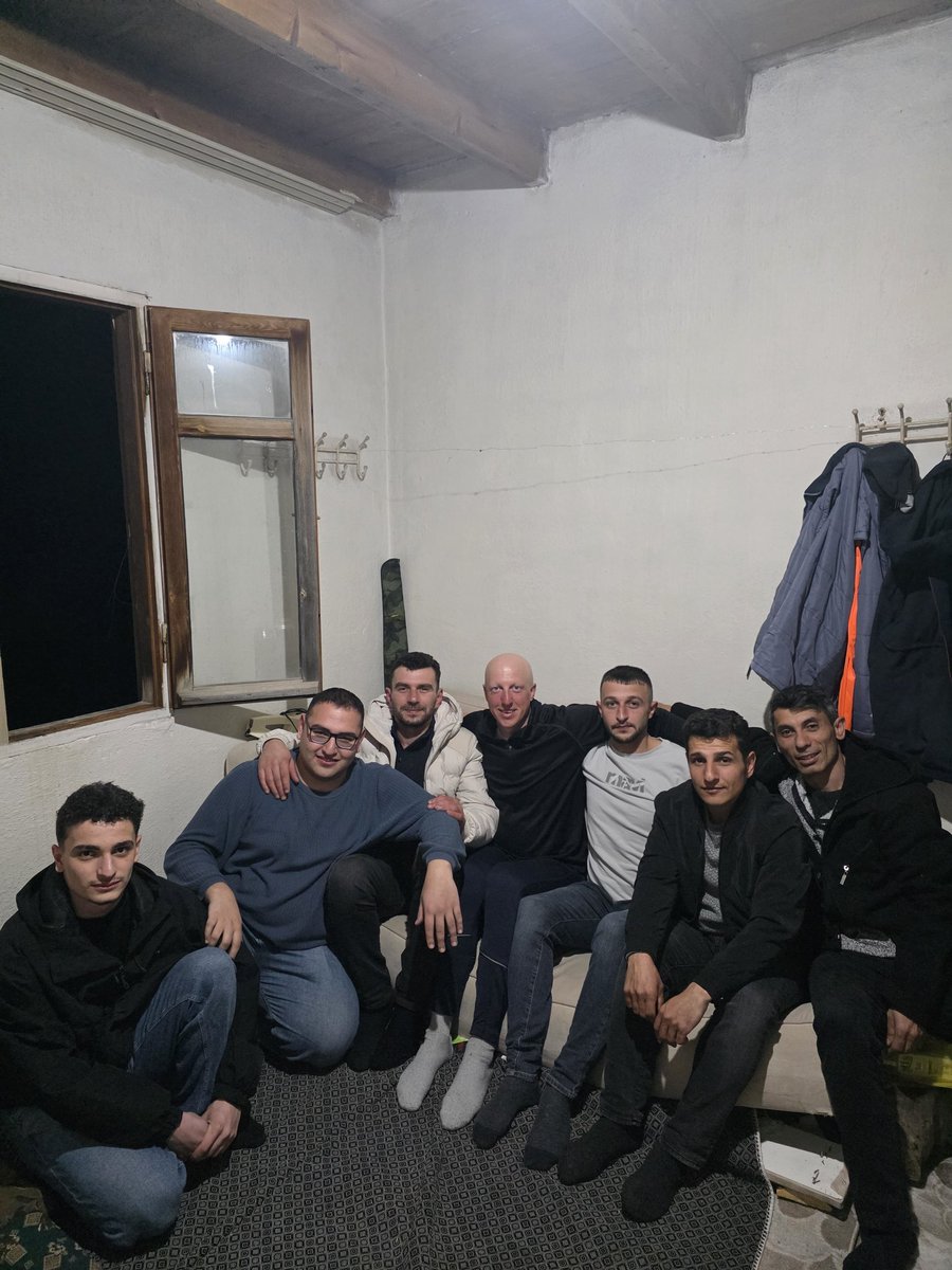 Bisikletiyle dünya turuna çıkan Simon'u İspir'de misafir ettik,tek kelimeyle İspir very good diyor