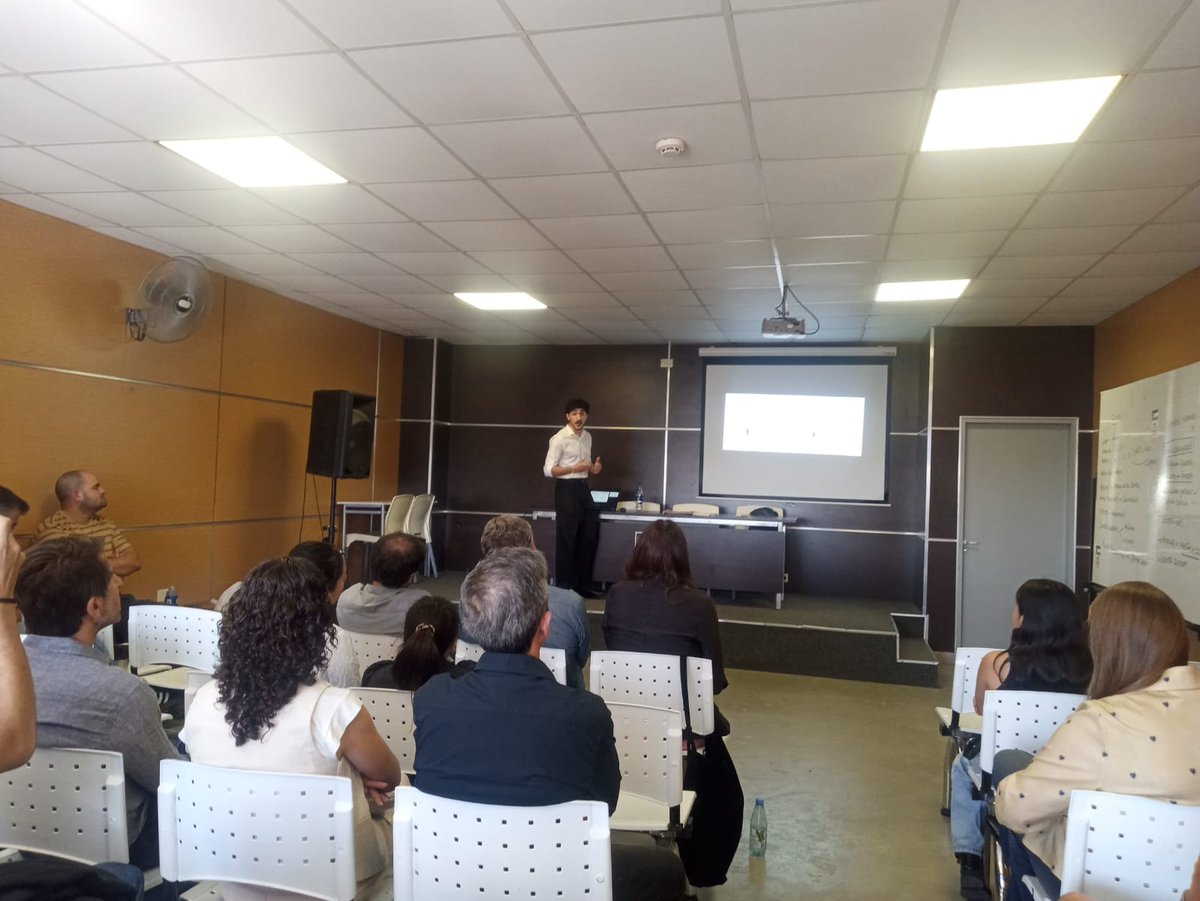 Economía en UNDAV tweet media