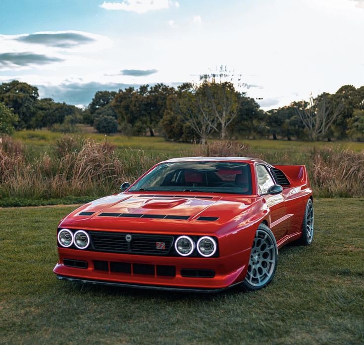 AUTO_REV tweet media