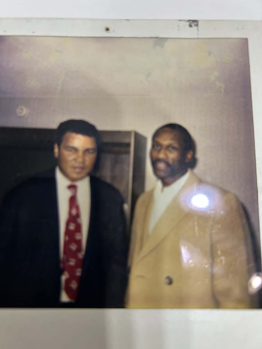 L.C.COLE tweet media