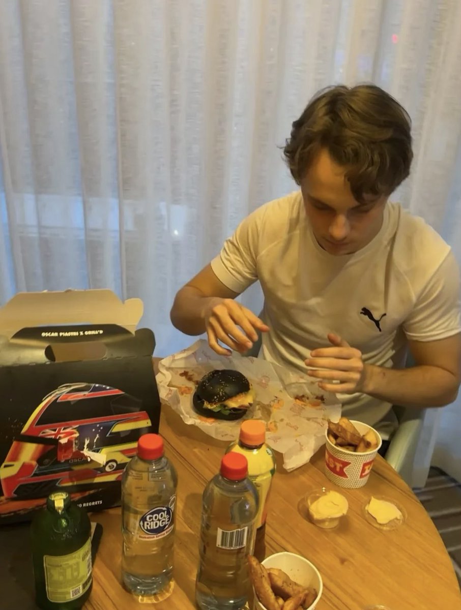 kat キャット tweet media