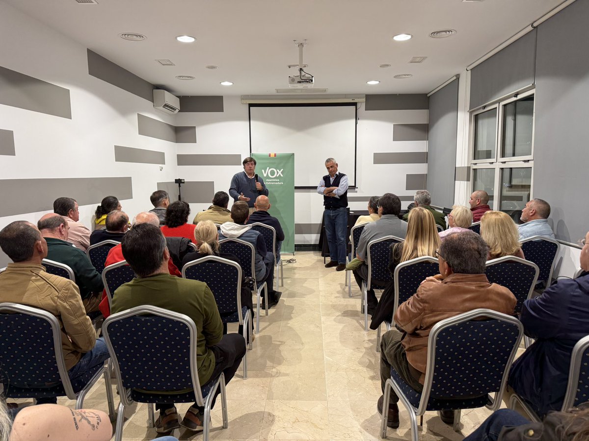 VOX Badajoz tweet media