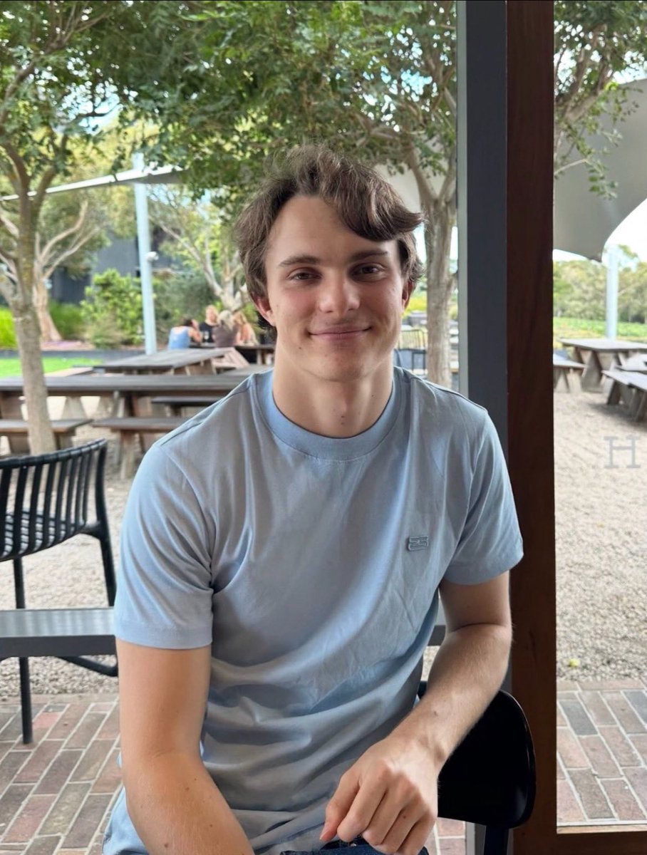 oscar piastri's pr manager tweet media