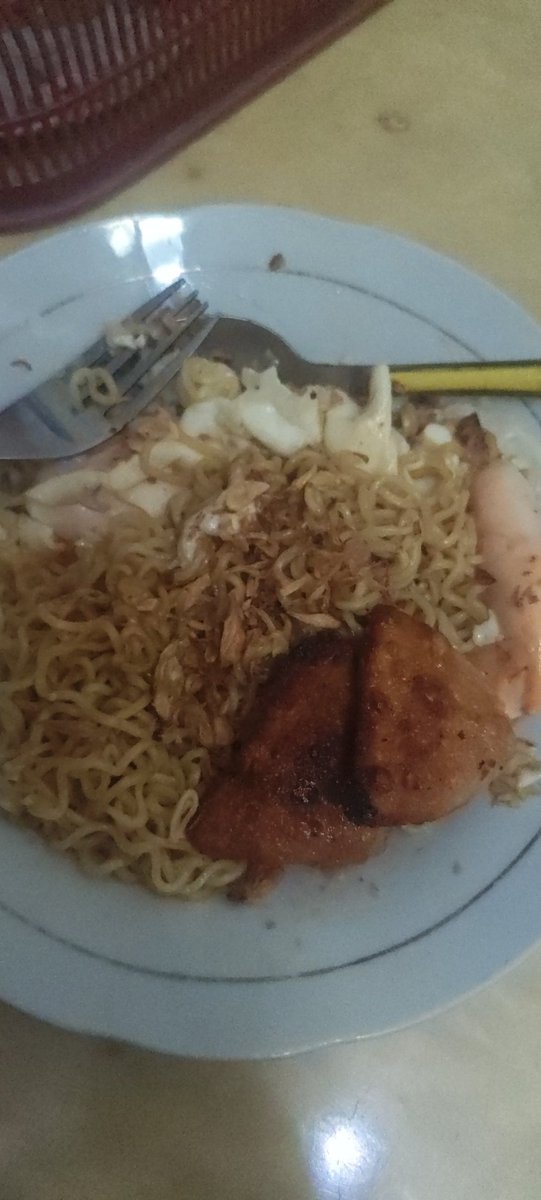 DidinnRW's tweet image. menu #ChiaHur terakhir brok
mie + pempek gosong 🤤🤤

@Nachia_JKT48