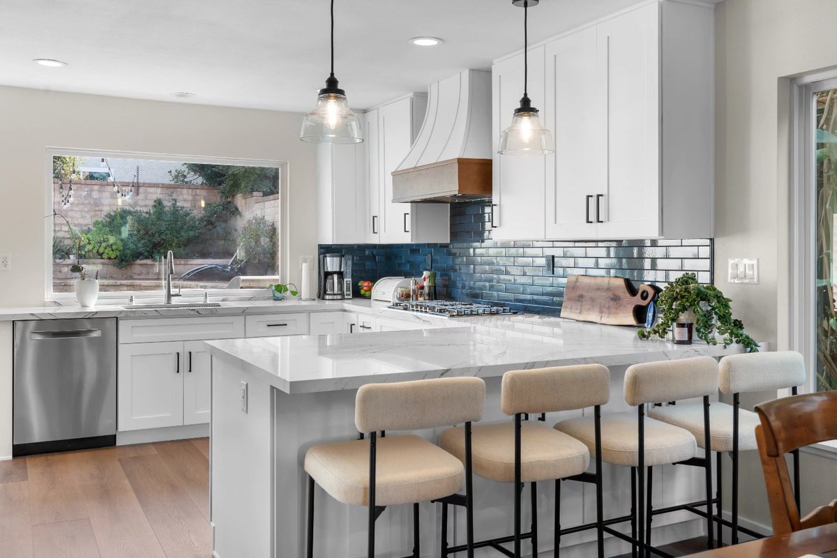 Rndbuilders's tweet photo. Every project is about creating a space our clients love walking into every day.
This kitchen is a perfect example.
Ready for your own transformation? Let’s talk.
#RnDBuildersInc #KitchenRemodel #CustomHomes #VenturaCountyRemodel #KitchenStyle https://t.co/YnX7WYOLik