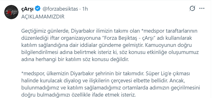 ilhandogus's tweet photo. Gezi'de en önde yer alan, "Hepimiz Festus Okey'iz" sloganı atan, nükleere, ırkçılığa karşı pankart açan, Van depreminde yardım örgütleyen Çarşı'dan geriye kalan, Amedspor yazamayan, iftara katılmadık diye panikle açıklama yapan üç tane ırkçı müptezel.. https://t.co/pq82N2Ewku