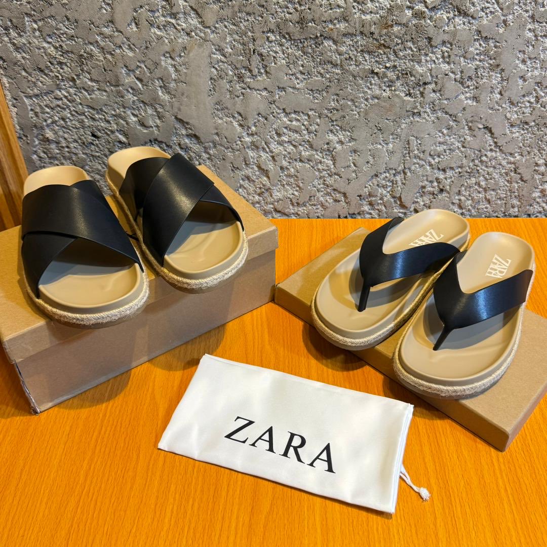 CLOTHING VENDOR IN LAGOS ISLAND tweet media