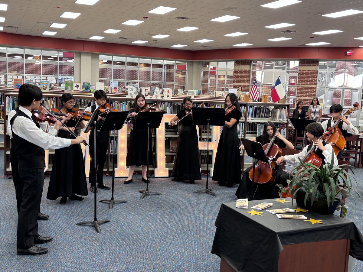 Smith_CFISD's tweet photo. We were honored to showcase the incredible things happening at Smith Middle School to our community visitors today! #SabercatStrong @CFISDLeadership  @CyFairISD https://t.co/gCC4EFUVo9