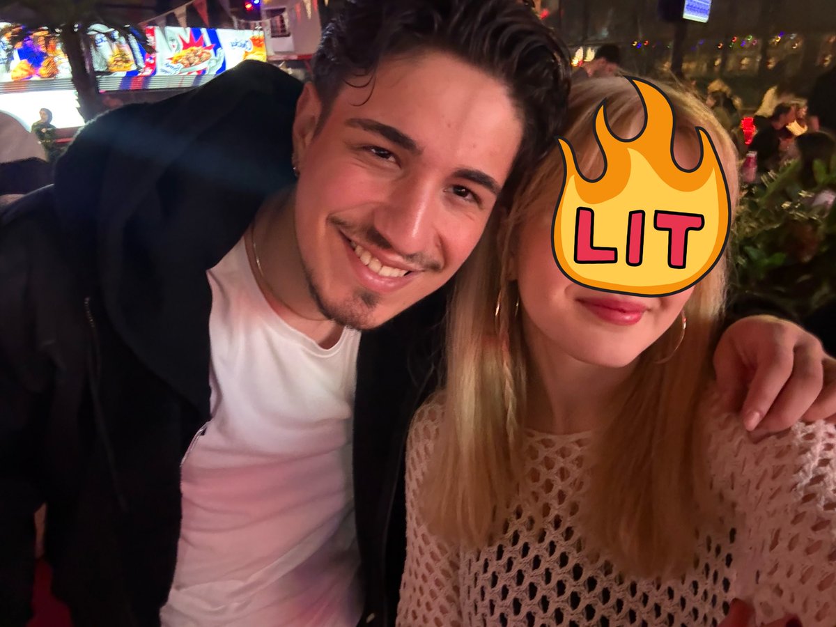 `Müzeyyen tweet media