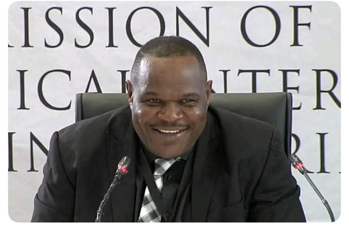 This guy pilapila being a Cop was his side hustle🤞🏽. His real job was being a criminal