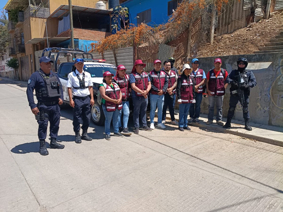 UnidadGnro_SSPO's tweet image. Hoy el personal de la #Unidad de Género de la #SSPC, realizó el censo a la población en la Agencia de Ampliación Dolores, municipio de Oaxaca de Juárez; con la Estrategia Estatal Oaxaca Segura: Jornadas y Territorios “Cayapadu Lii, para poder brindar una correcta atención