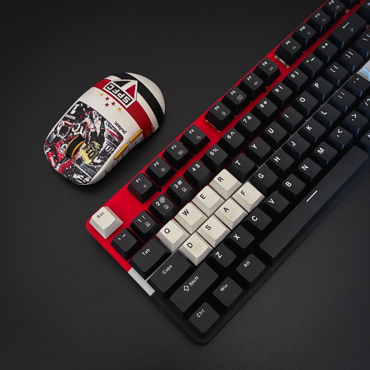 Customice tweet media