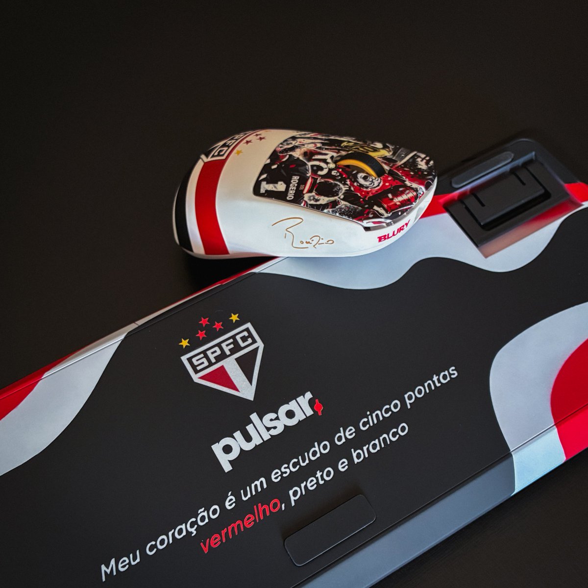 Customice tweet media