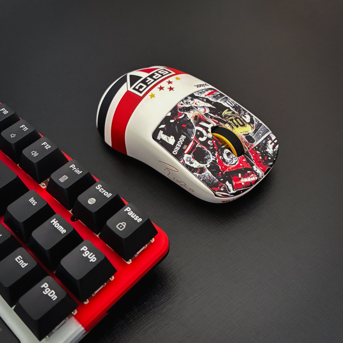 Customice tweet media