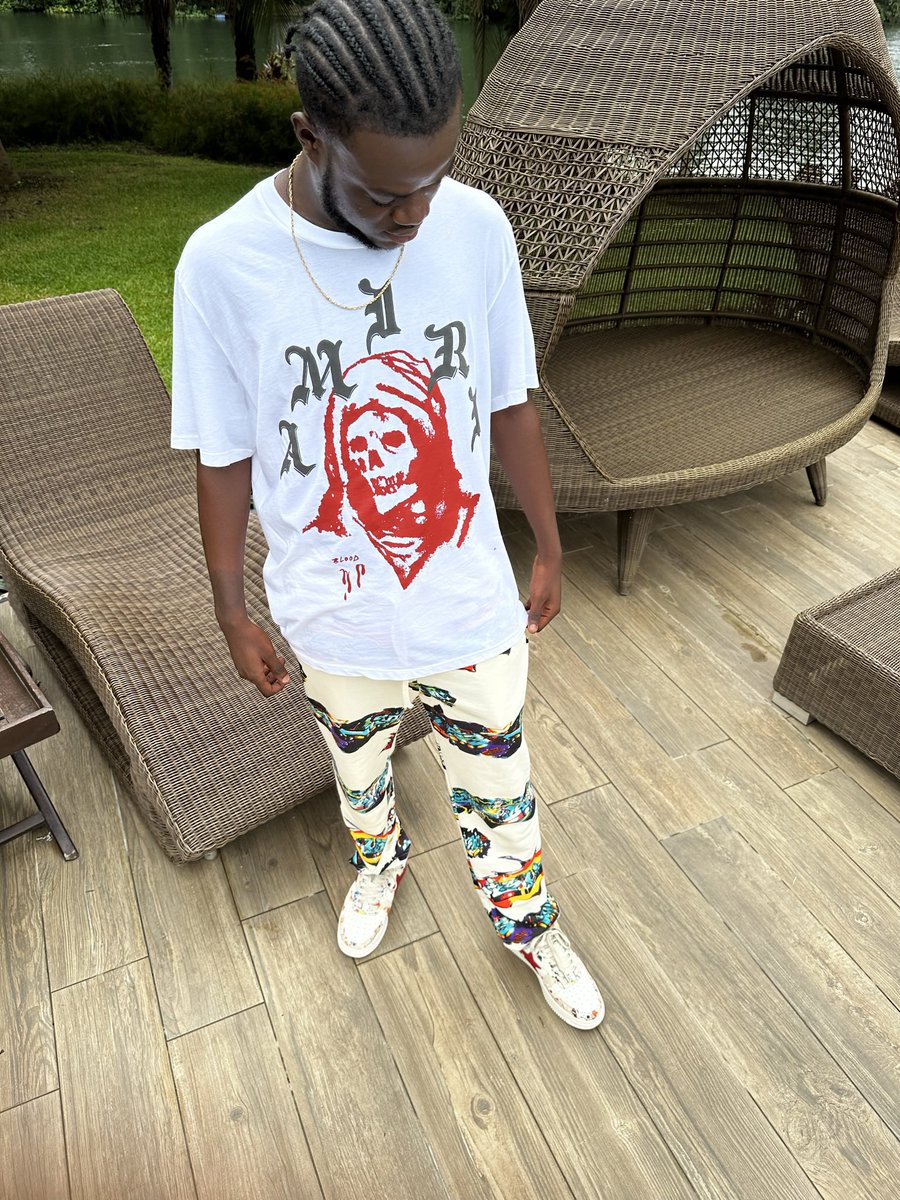 Bright Tod tweet media