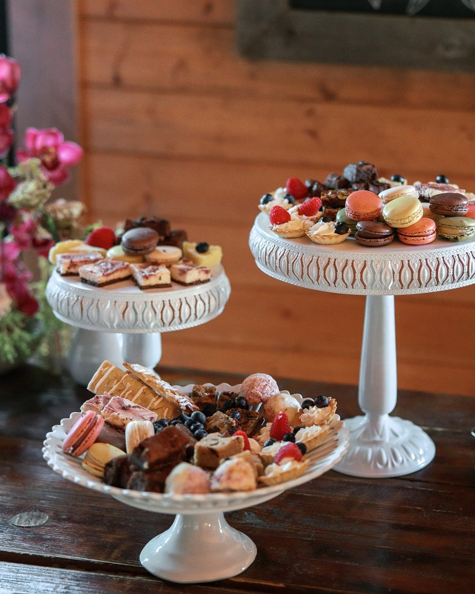 twelvebaskets's tweet photo. There's always room for dessert 😋

Photographer: @olga_andreyanava

#macaron #cake #dessert #catering https://t.co/pHrpWyHDWy