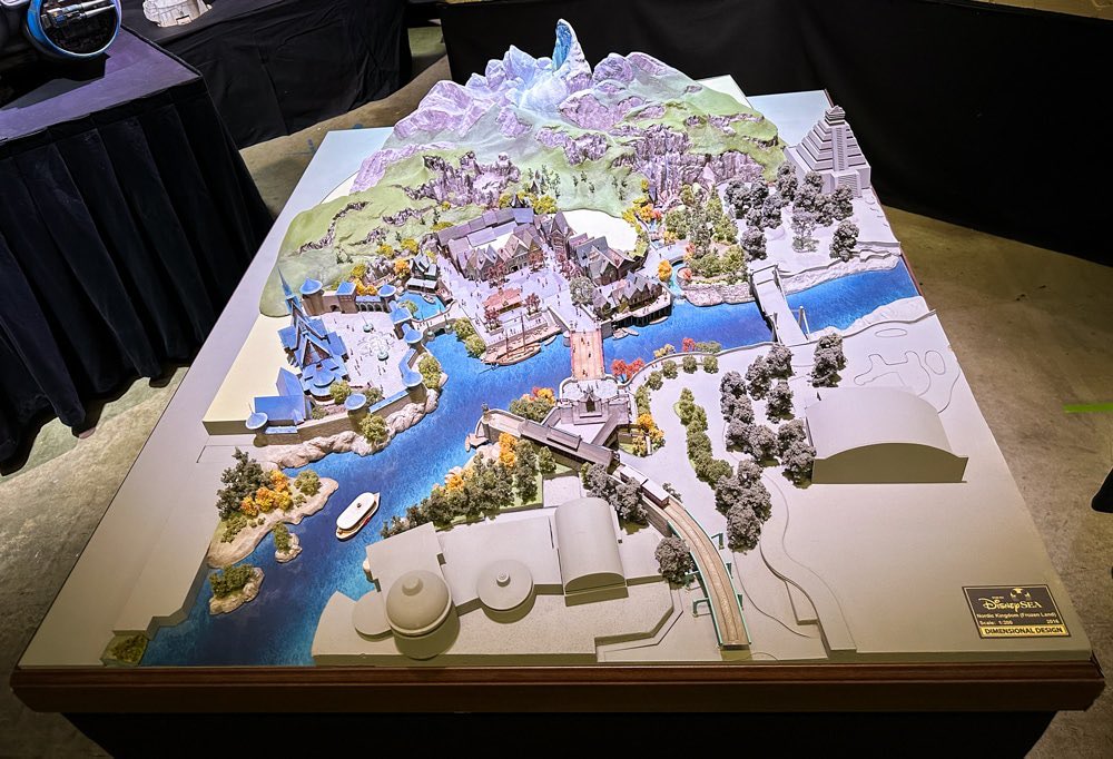 Twink_Reich's tweet photo. The World of Frozen we deserved 💔 #DisneyAdventureWorld #Arendelle https://t.co/CW9uRpunGn