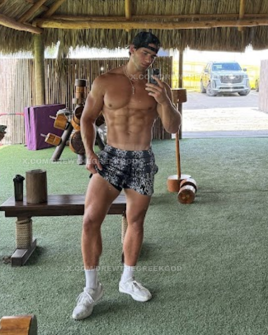 DrewTheGreekGod tweet media