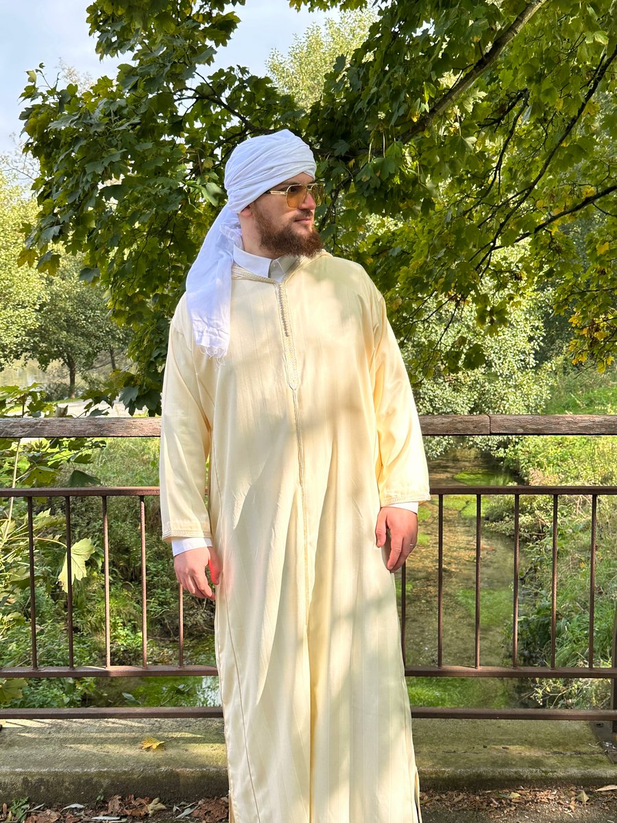 R ۞ 🇩🇿 tweet media