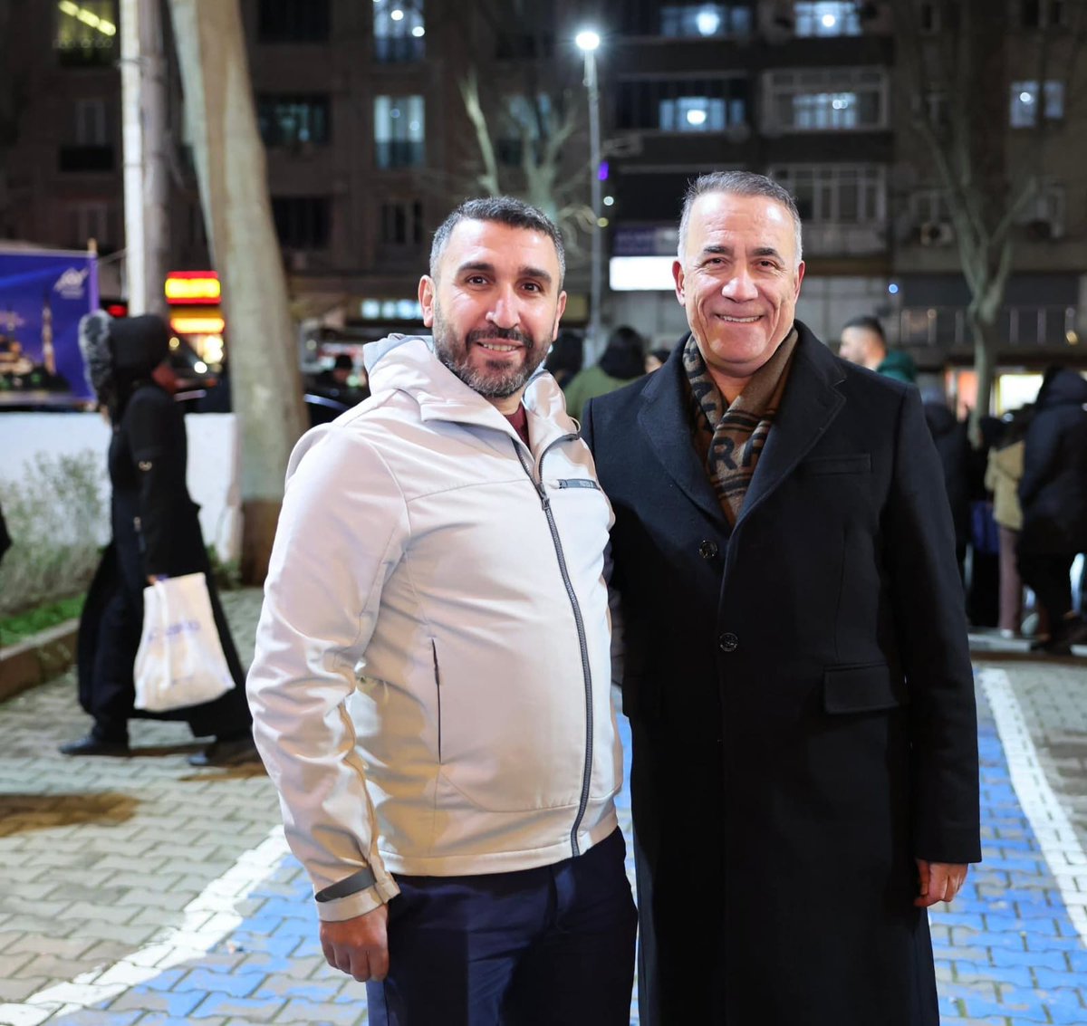 harundageri's tweet photo. Belediye Başkanımız, kıymetli ağabeyimiz Abdurrahman Dursun ile Ramazan’ın bereketini ve kardeşliğini paylaştığımız güzel bir hatıra.
Rabbim birliğimizi ve muhabbetimizi daim eylesin. https://t.co/hep9j9X0iZ