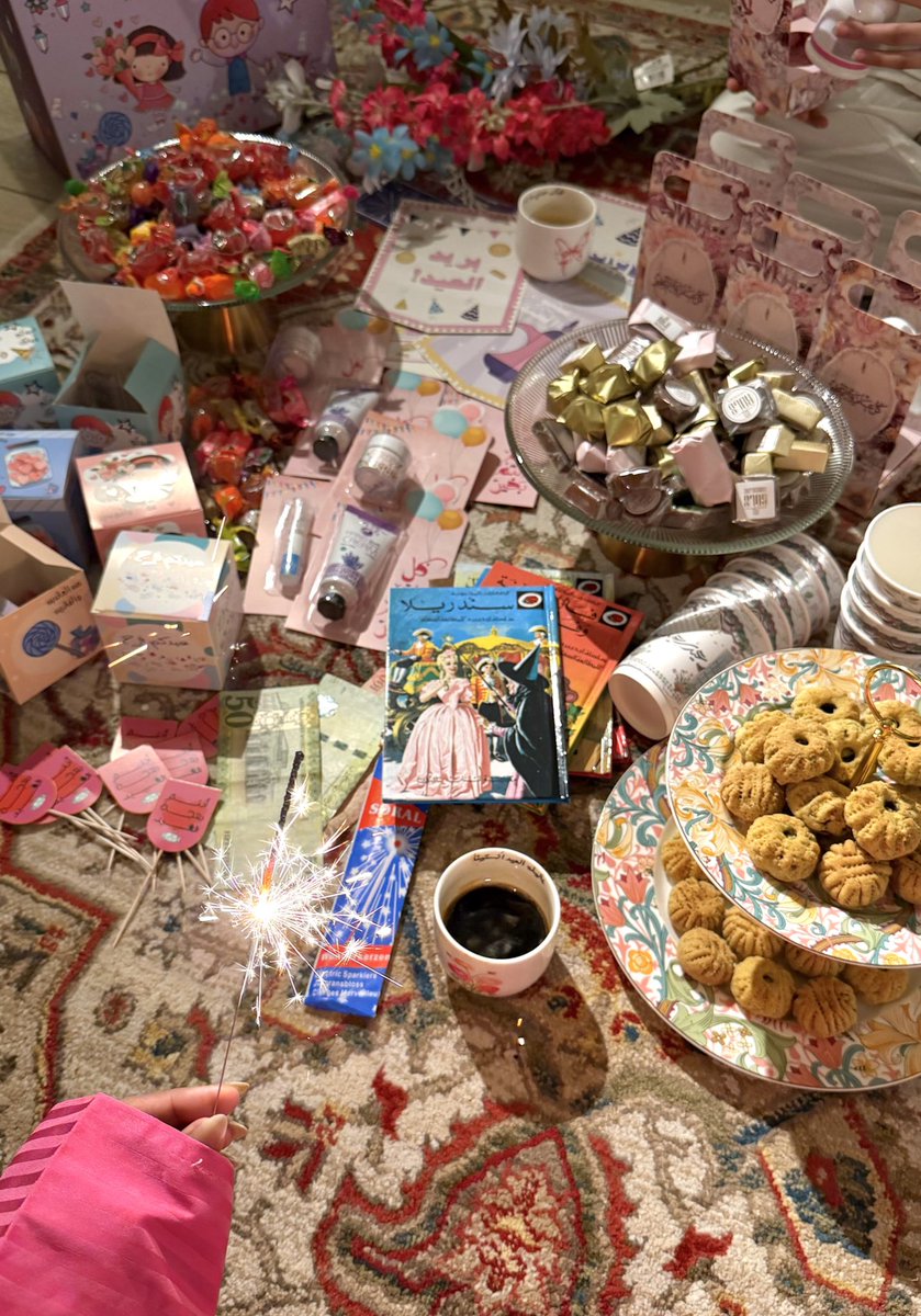 vr0n9's tweet photo. يابهجه العيد 💕🎉🎈 https://t.co/QHpAZtzWz0