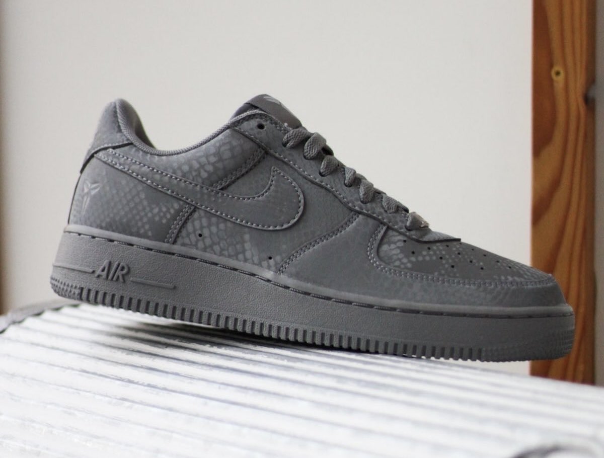 SneakerATOM tweet media