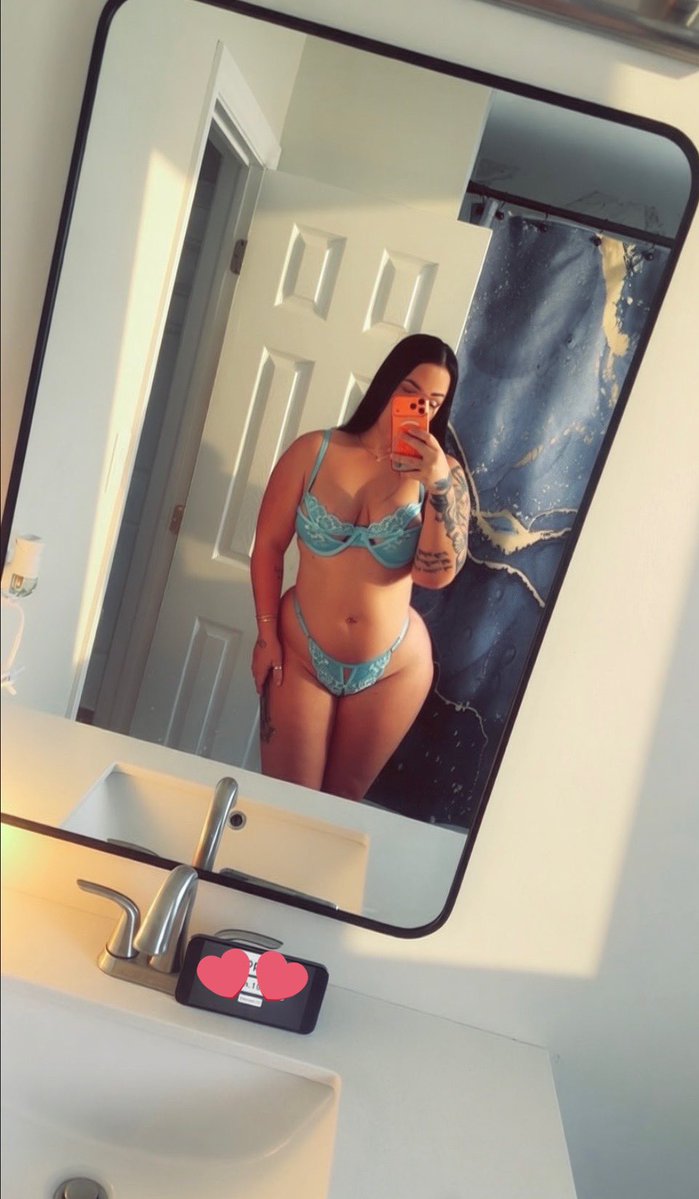 SINFULLY SOPHIA tweet media