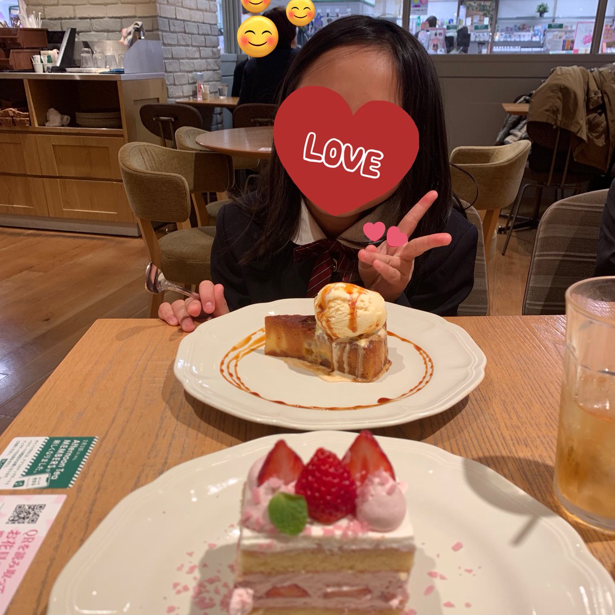 shonoshoco's tweet photo. 昨日成績表を持って帰ってきた長女。少しずつ上がっていく成績に「毎日の努力は意味がある」と言い、「先生とお父さんお母さんのおかげ」と言ってくれた😢

アフターヌーンティーで３学期お疲れ様会しました🍰🫖💗 https://t.co/sd3dWR4rmx