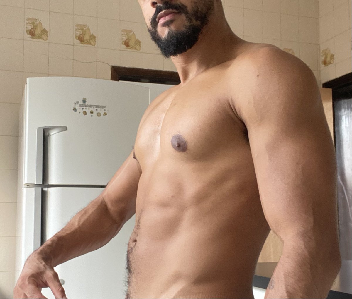 Nasci pra morrer. tweet media