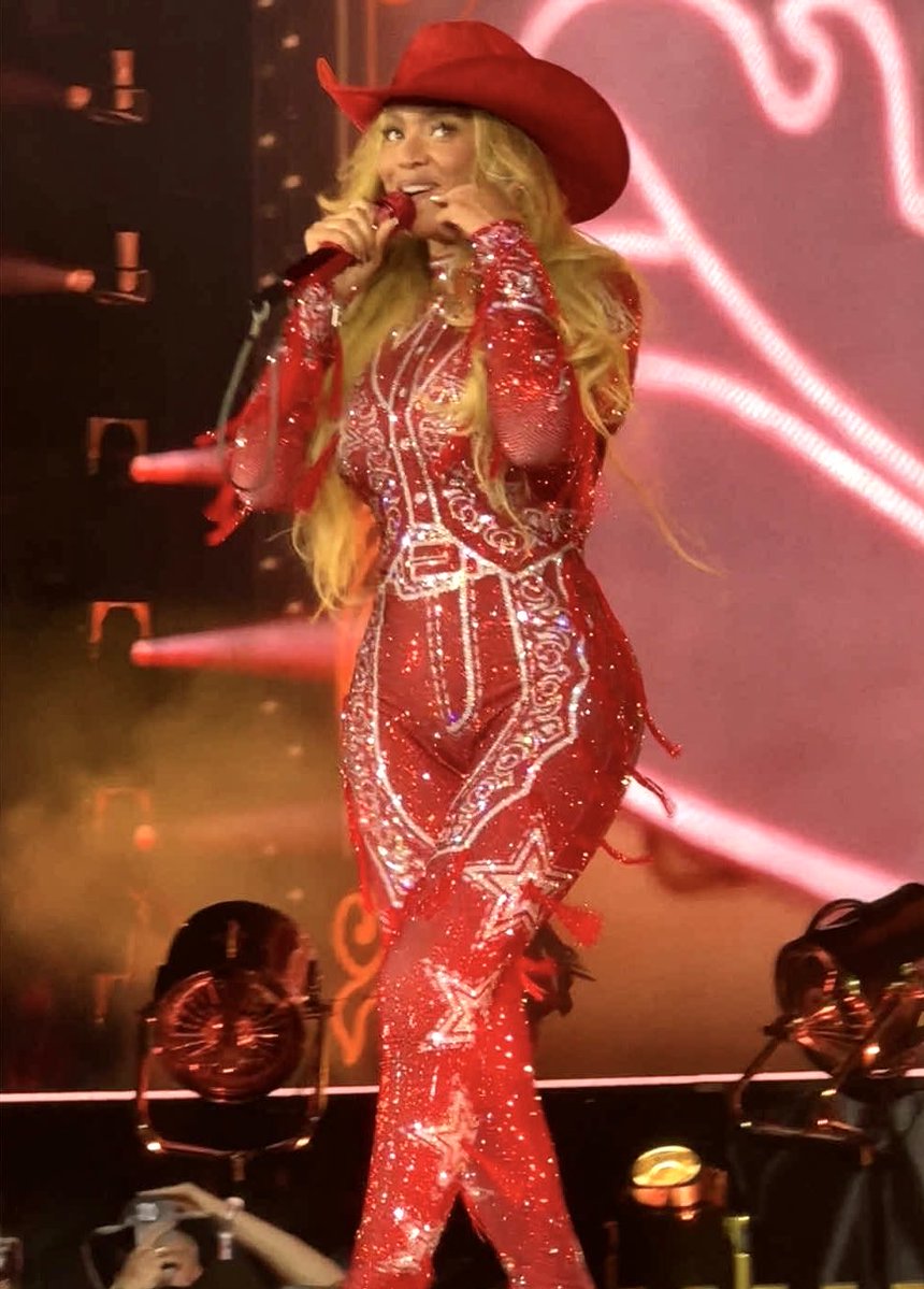 Cowboy Carter Tour Outfits 𐚁 tweet media