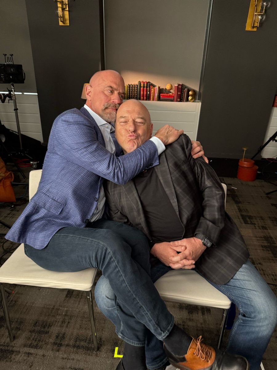 Detective EO tweet media