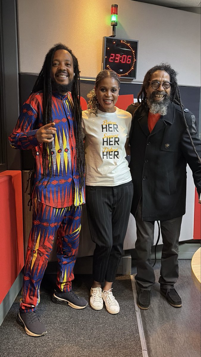 POWER 98.7 tweet media