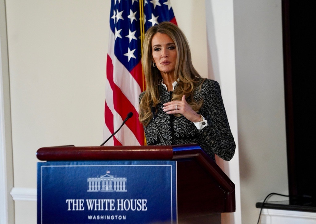 Kelly Loeffler tweet media