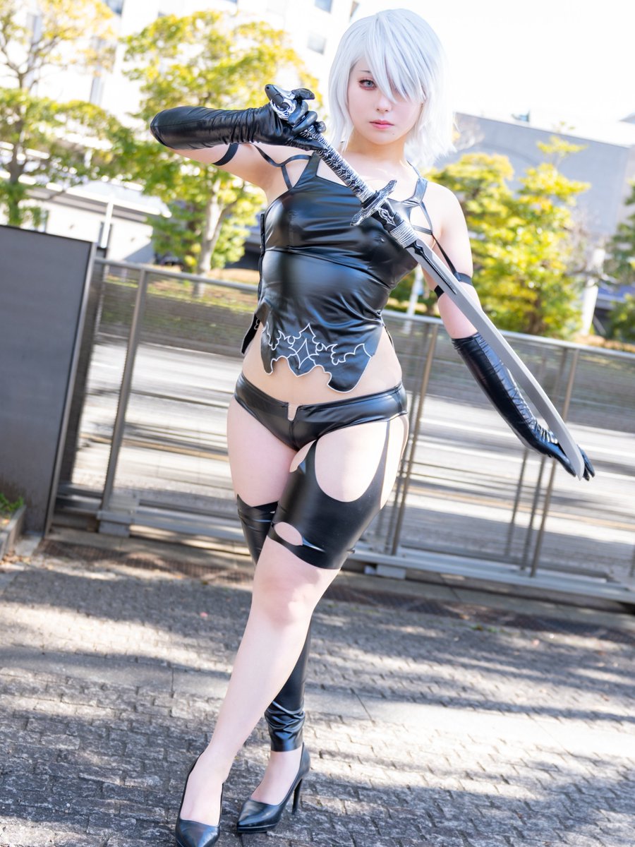 緋色月 tweet media