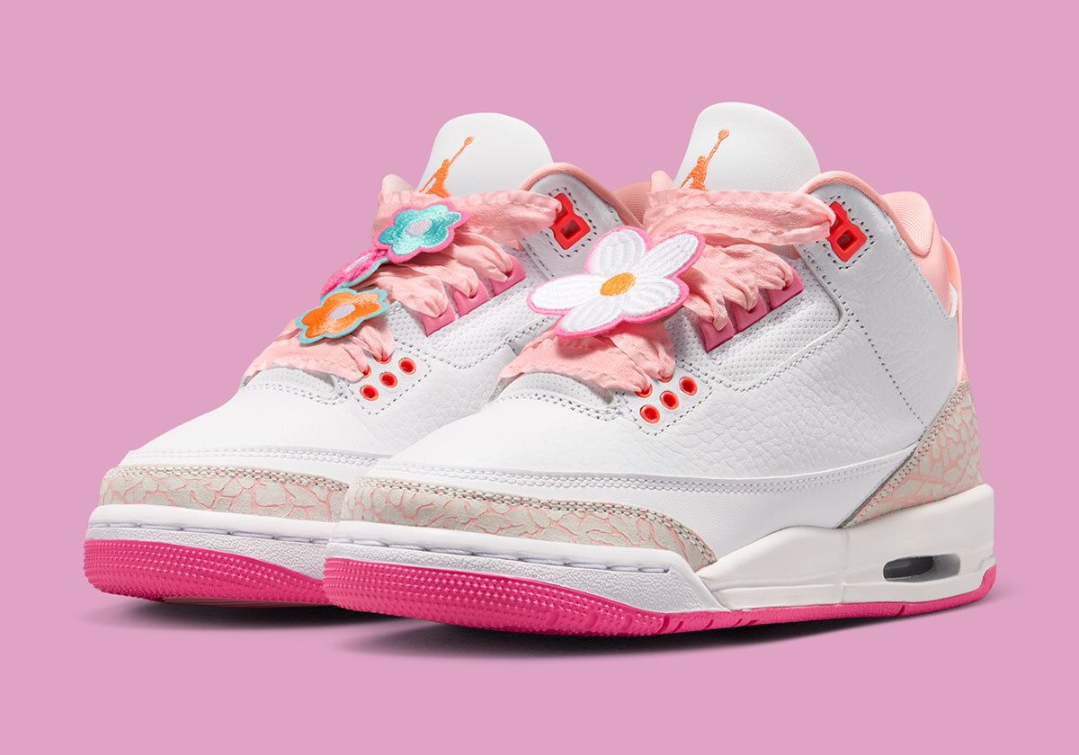 Sneaker News tweet media