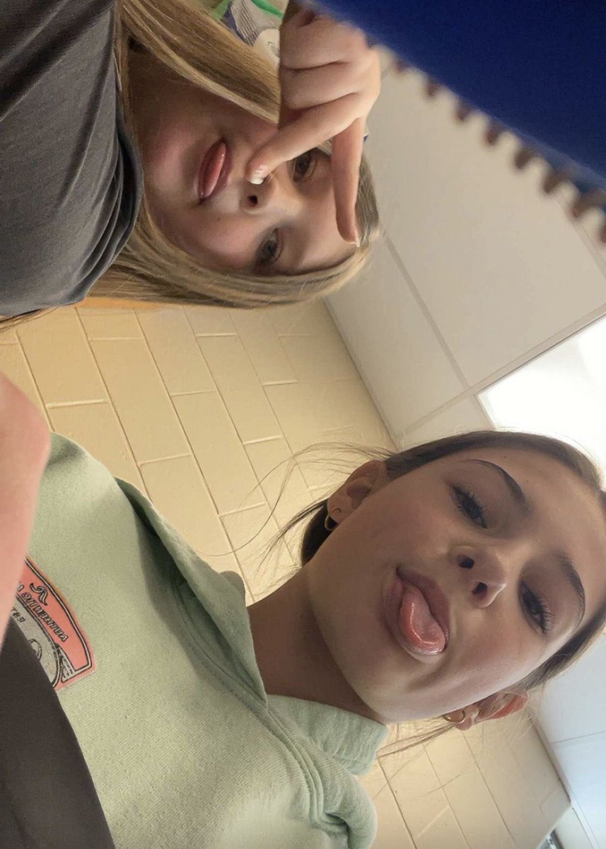 𝑬 𝑺 𝑻 𝑯 𝑬 𝑹 tweet media